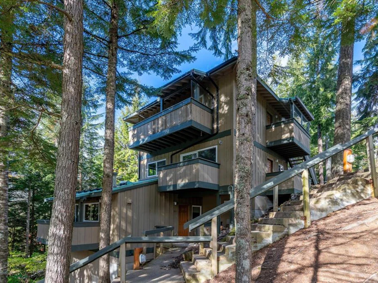 202-2101 Castle Drive, Whistler, BC, V8E 0A6