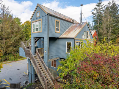 4-2024 Innsbruck Drive - 2
