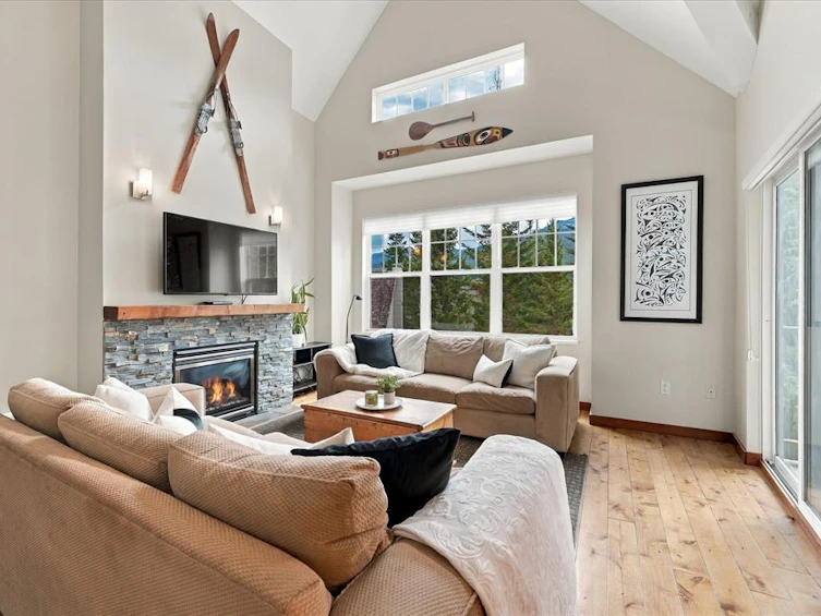 309-3300 Ptarmigan Place, Whistler, BC, V8E 0V5 - 2