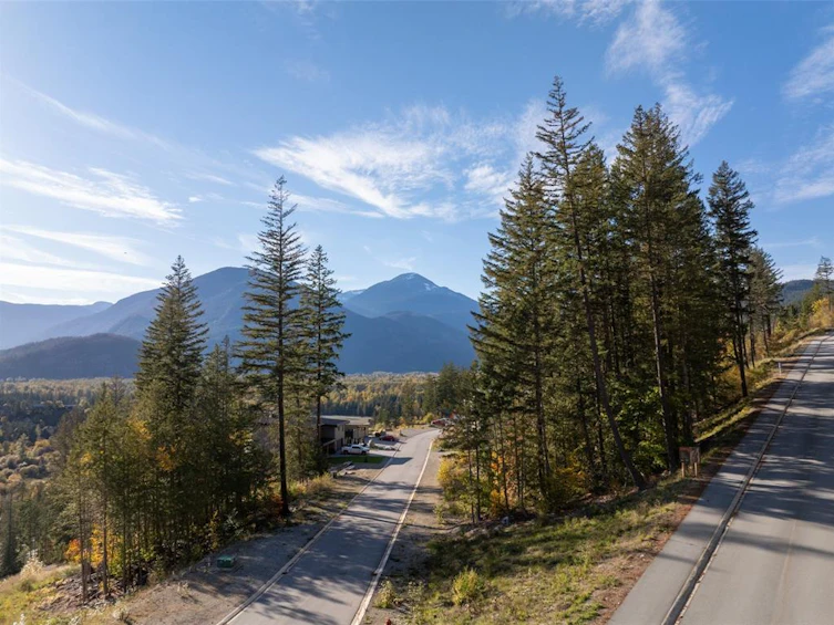 8203 Merlot Peak Drive, Pemberton, BC, V0N 2L3 - 9