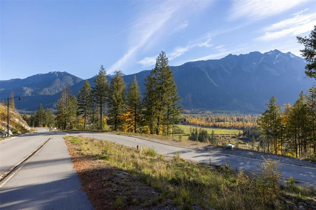 8203 Merlot Peak Drive, Pemberton, BC, V0N 2L3 - 6