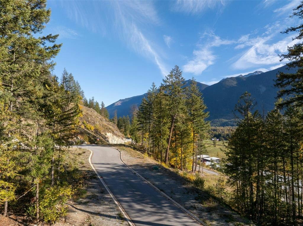 8203 Merlot Peak Drive, Pemberton, BC, V0N 2L3 - 17