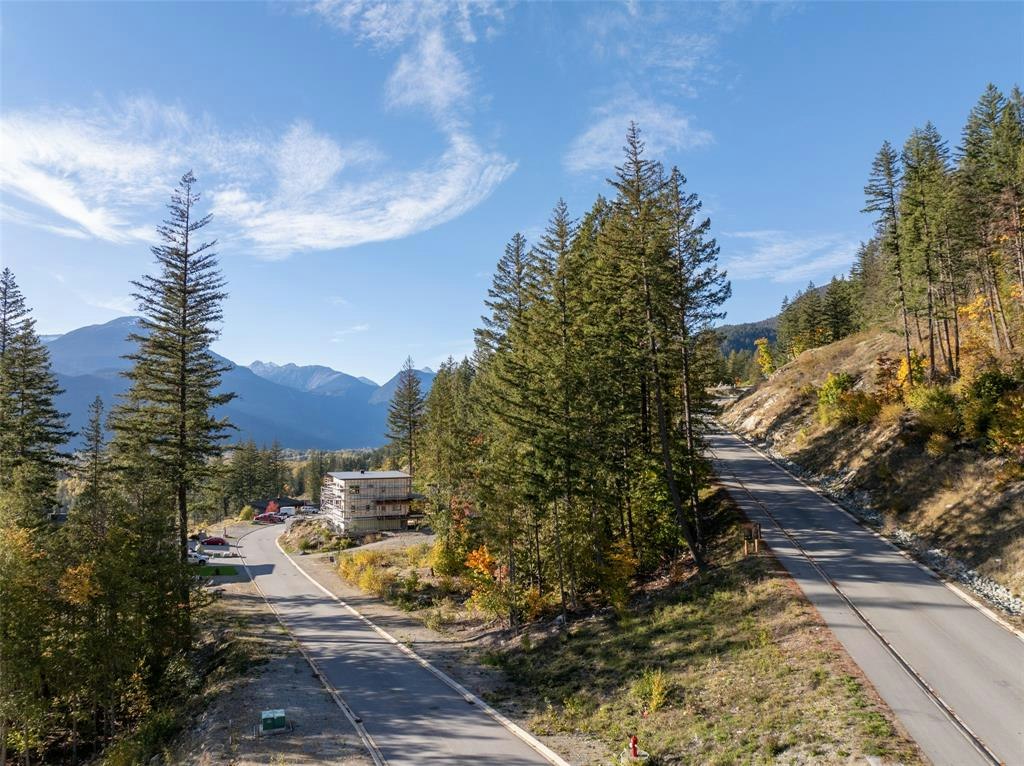 8203 Merlot Peak Drive, Pemberton, BC, V0N 2L3 - 7