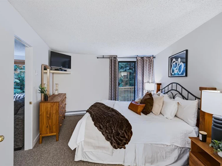 207-4809 Spearhead Drive, Whistler, BC, V0N 1B4 - 13