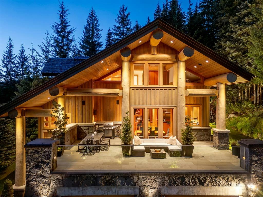 4673 Blackcomb Way - 3