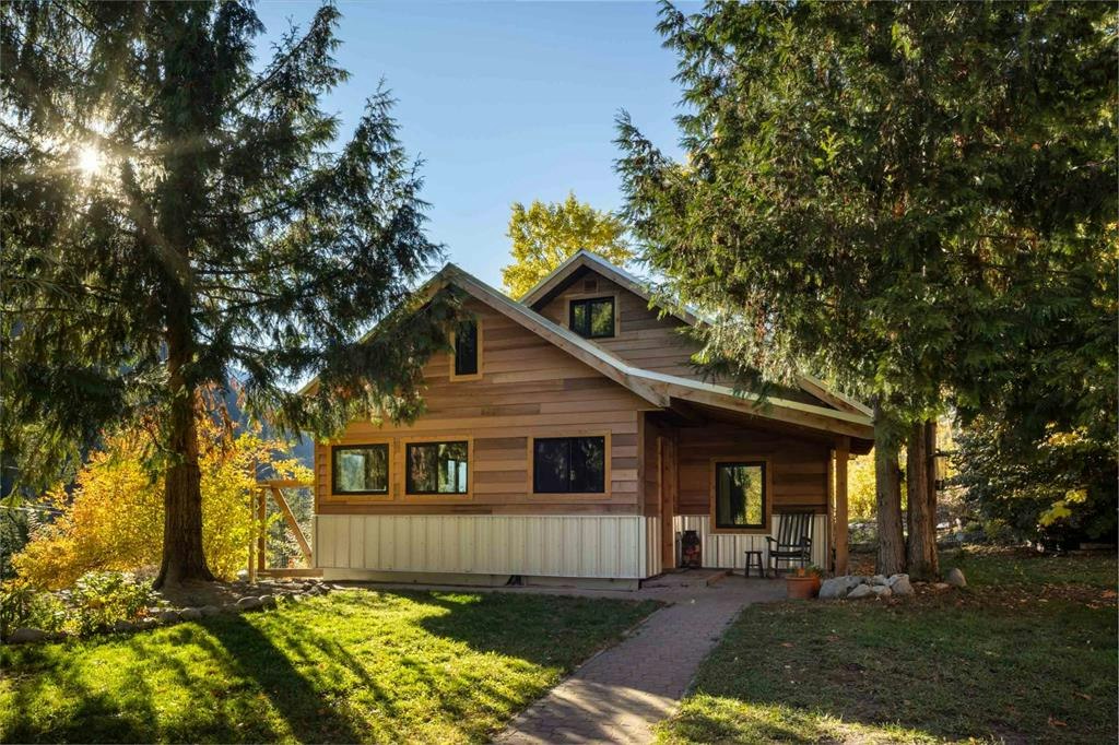 9521 Pemberton Portage Road, Pemberton, BC, V0N 1L0