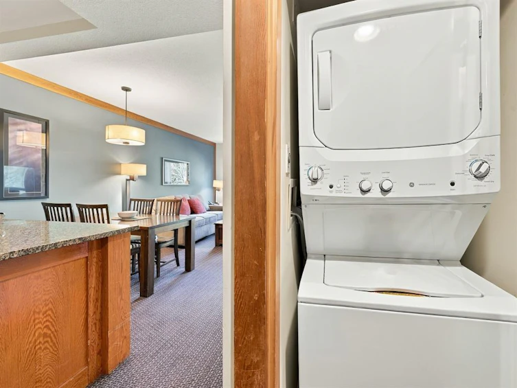 418B-2036 London Lane, Whistler, BC, V8E 0H4 - 17