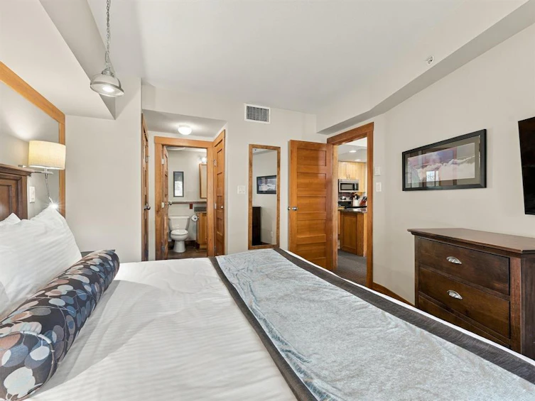 418B-2036 London Lane, Whistler, BC, V8E 0H4 - 13