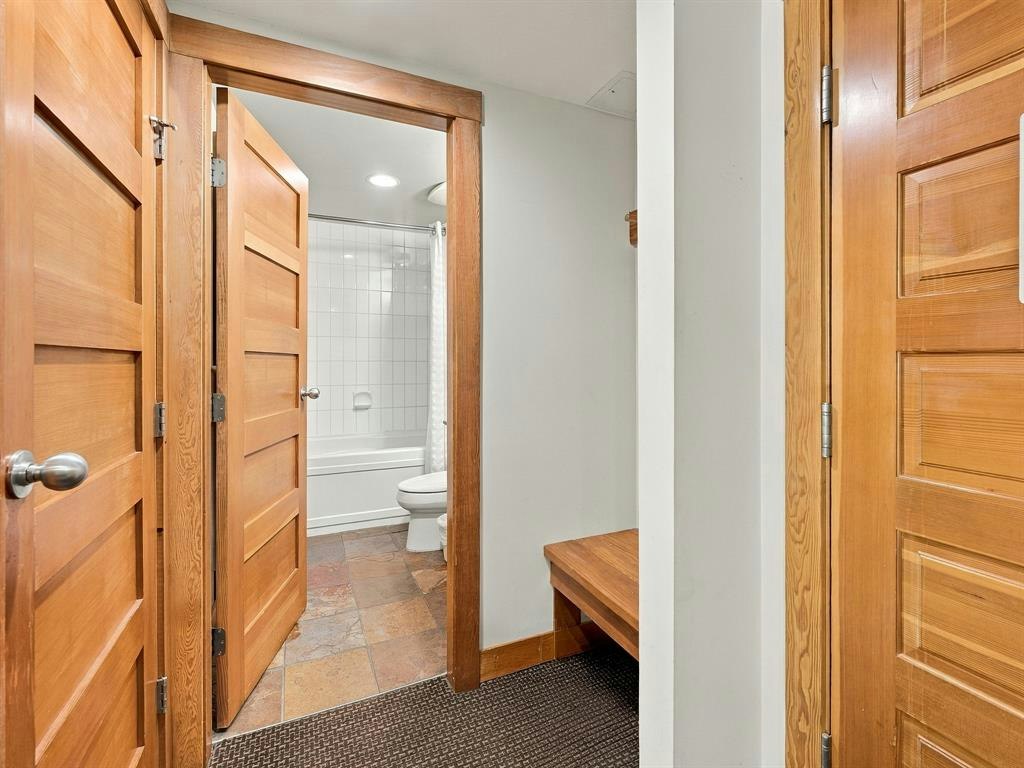 418B-2036 London Lane, Whistler, BC, V8E 0H4 - 16