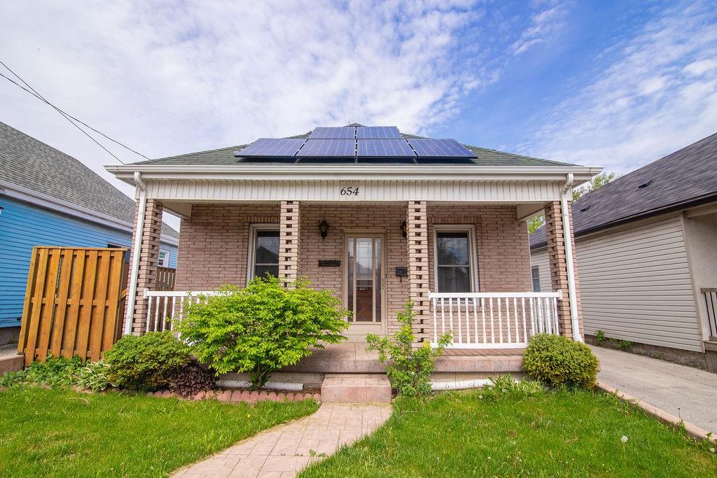 654 Upper Wellington St  