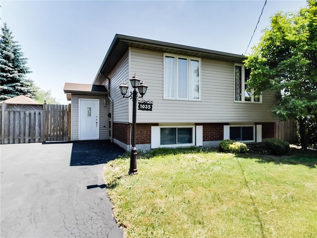 1035 Garth St