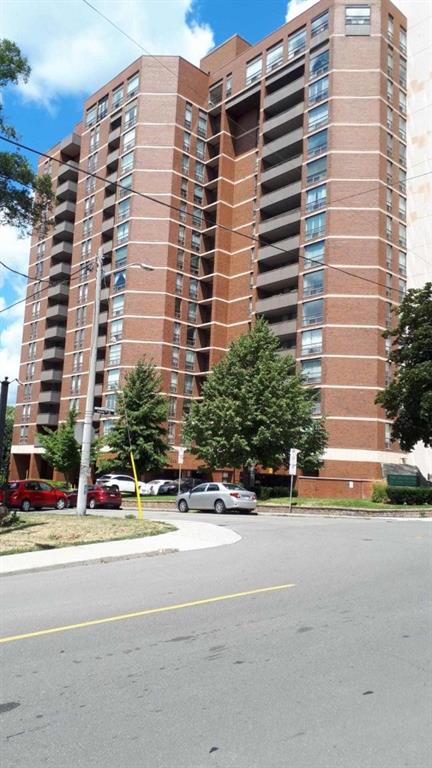 405-222 Jackson Street W