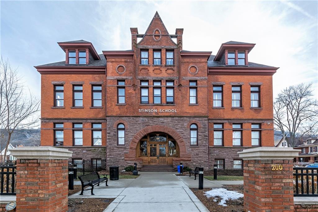 213-200 Stinson Street, Hamilton, ON, L8N 4J5