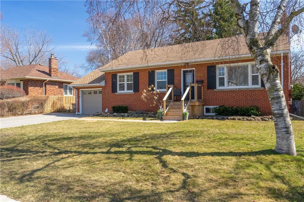 2048 Edinburgh Drive, Burlington, ON, L7R 2C9
