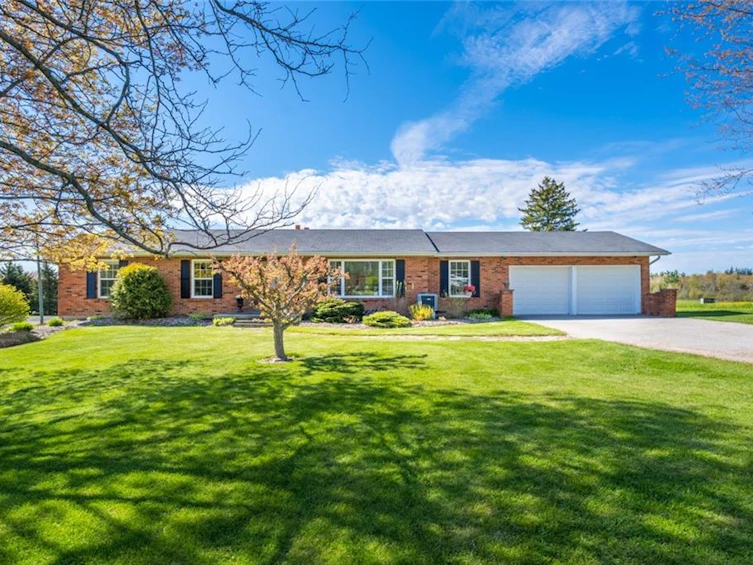 1046 8th Conc Road W, Hamilton, ON, N0B 2J0