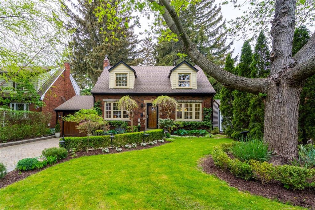 8 Tweedsmuir Avenue, Hamilton, ON, L9H 4H5