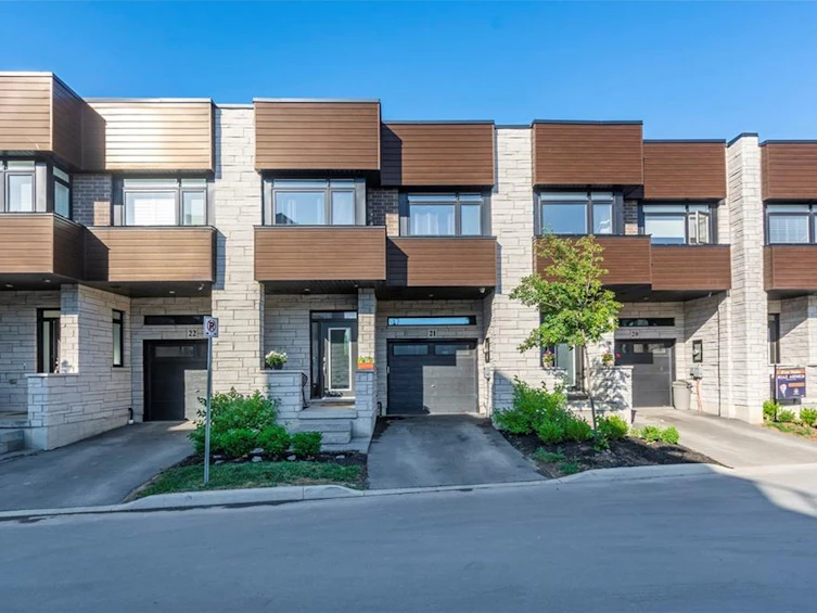 21-35 Midhurst Heights, Hamilton, ON, L8J 0K9
