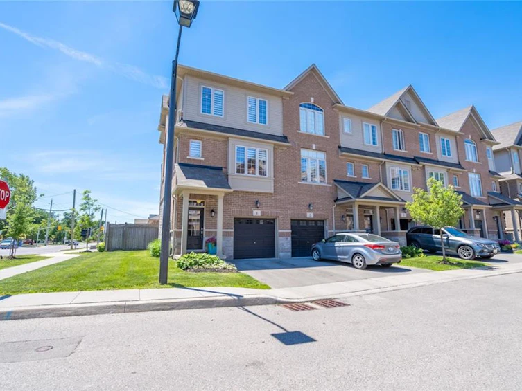 1-257 Parkside Drive, Hamilton, ON, L8B 0W5