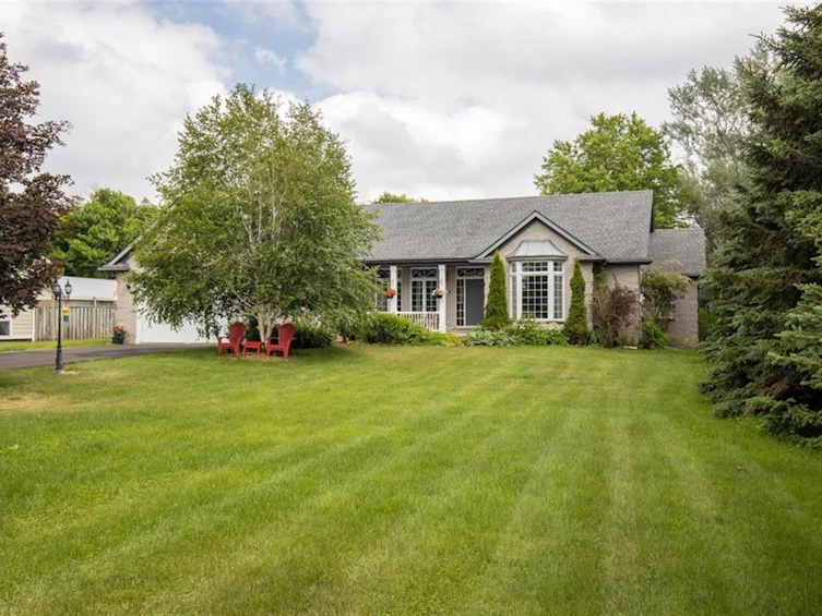 120 10th Conc Road E, Hamilton, ON, L8B 1H4