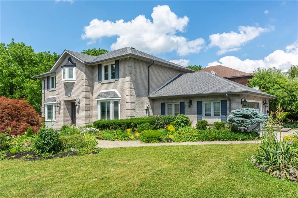 647 Green Ravine Drive, Hamilton, ON, L9G 4E8