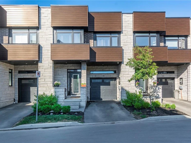 21-35 Midhurst Heights, Hamilton, ON, L8J 0K9