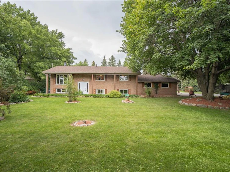 546 #5 Highway W, Hamilton, ON, L9H 5E2