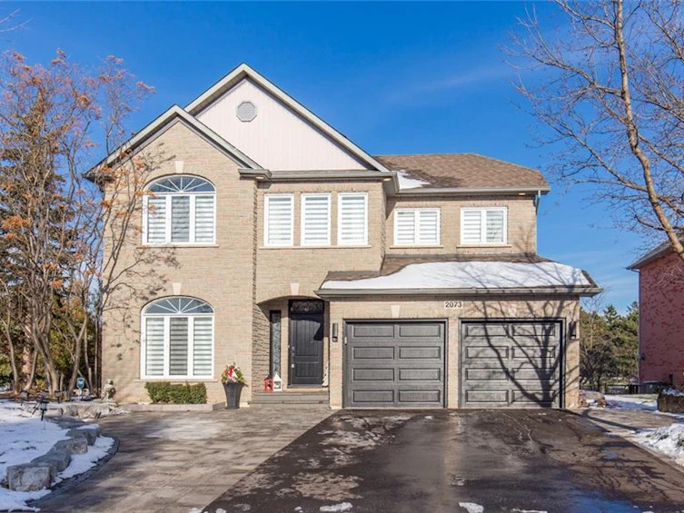 2073 Country Club Drive, Burlington, ON, L7M 3V4