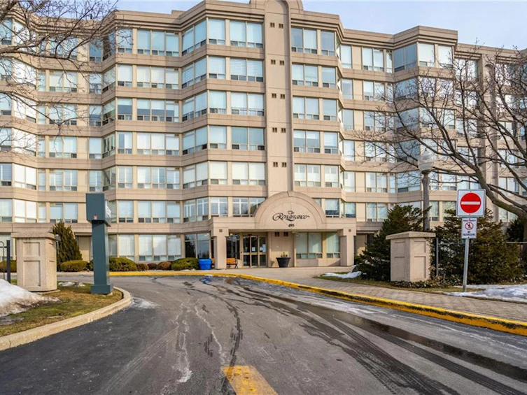 208-495 #8 Highway, Hamilton, ON, L8G 5E1