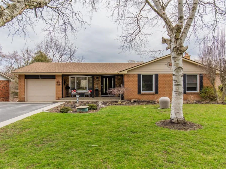 6 Valleydale Court, Hamilton, ON, L9H 4Z8