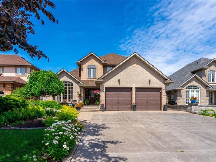 6 Tuscani Drive, Hamilton, ON, L8E 5W5
