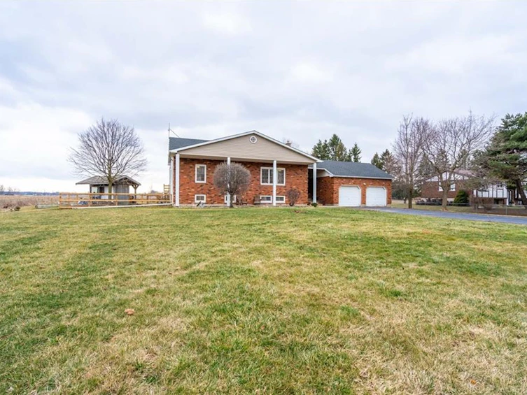 1138 4th Conc Road W, Hamilton, ON, L8B 1K3