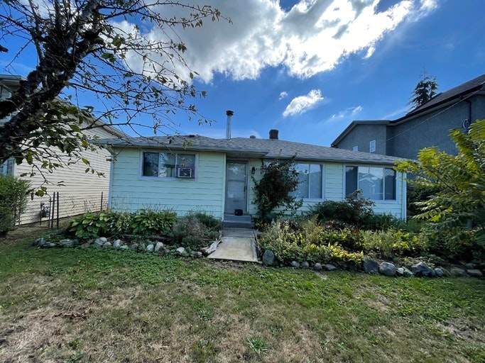 8220 15th Avenue, Burnaby, BC, V3N 1X6