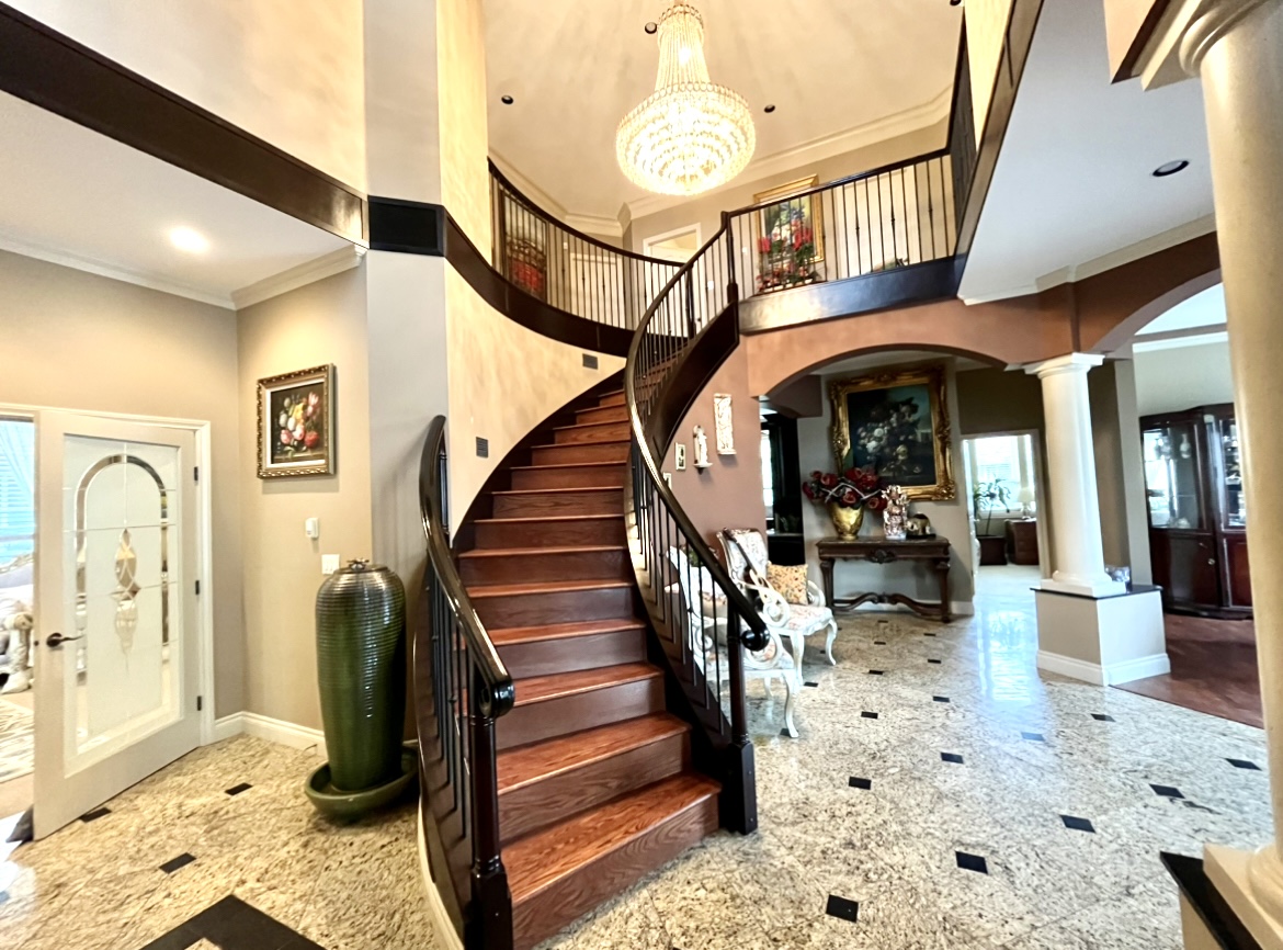 1607 Parkway Boulevard, Coquitlam, BC for Rent REW