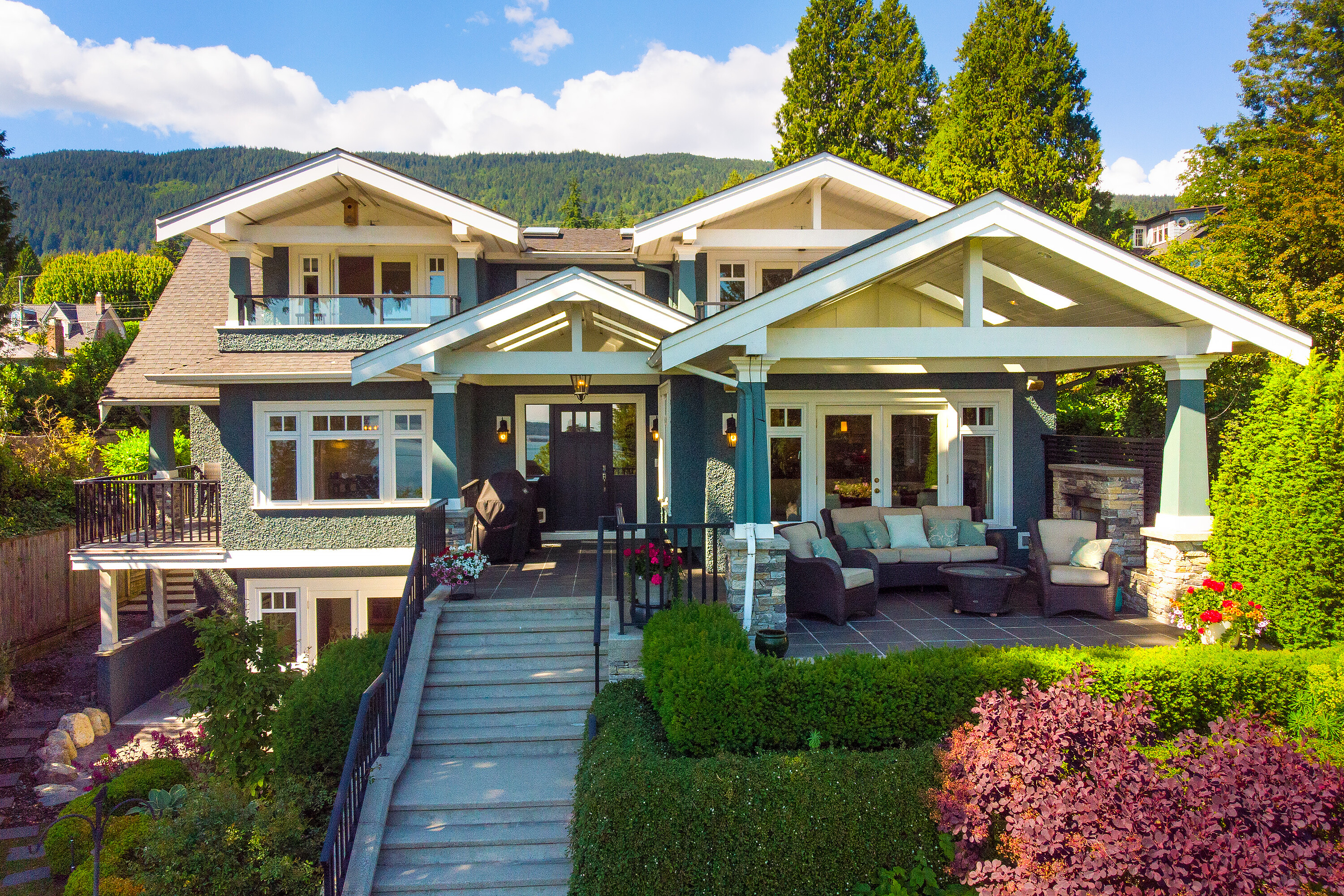 2623 Lawson Avenue, West Vancouver, BC, V7V 2G3