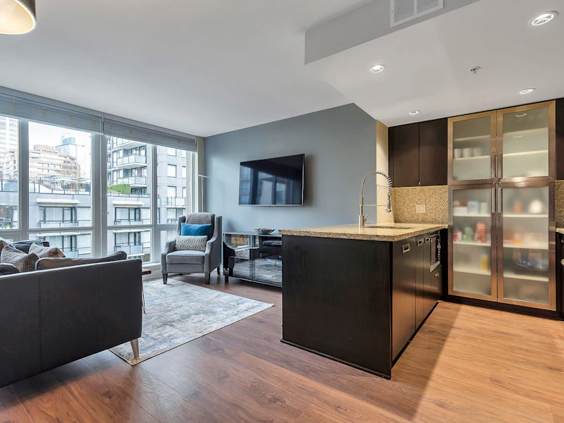 703 - 1055 Richards Street, Vancouver BC V6B 0C2