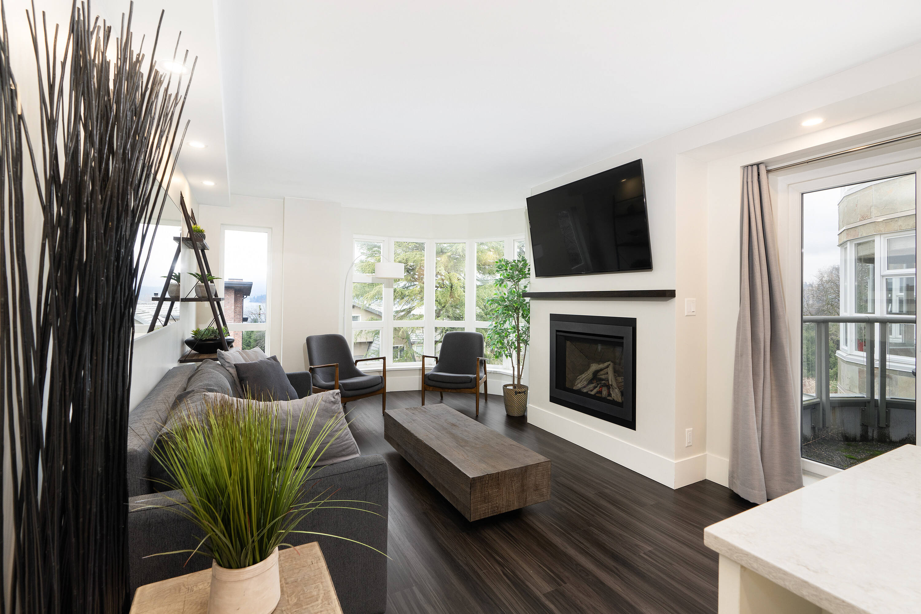 305-2428 W 1st Avenue, Vancouver, BC, V6K 1G6