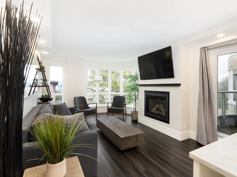 305-2428 W 1st Avenue, Vancouver, BC, V6K 1G6