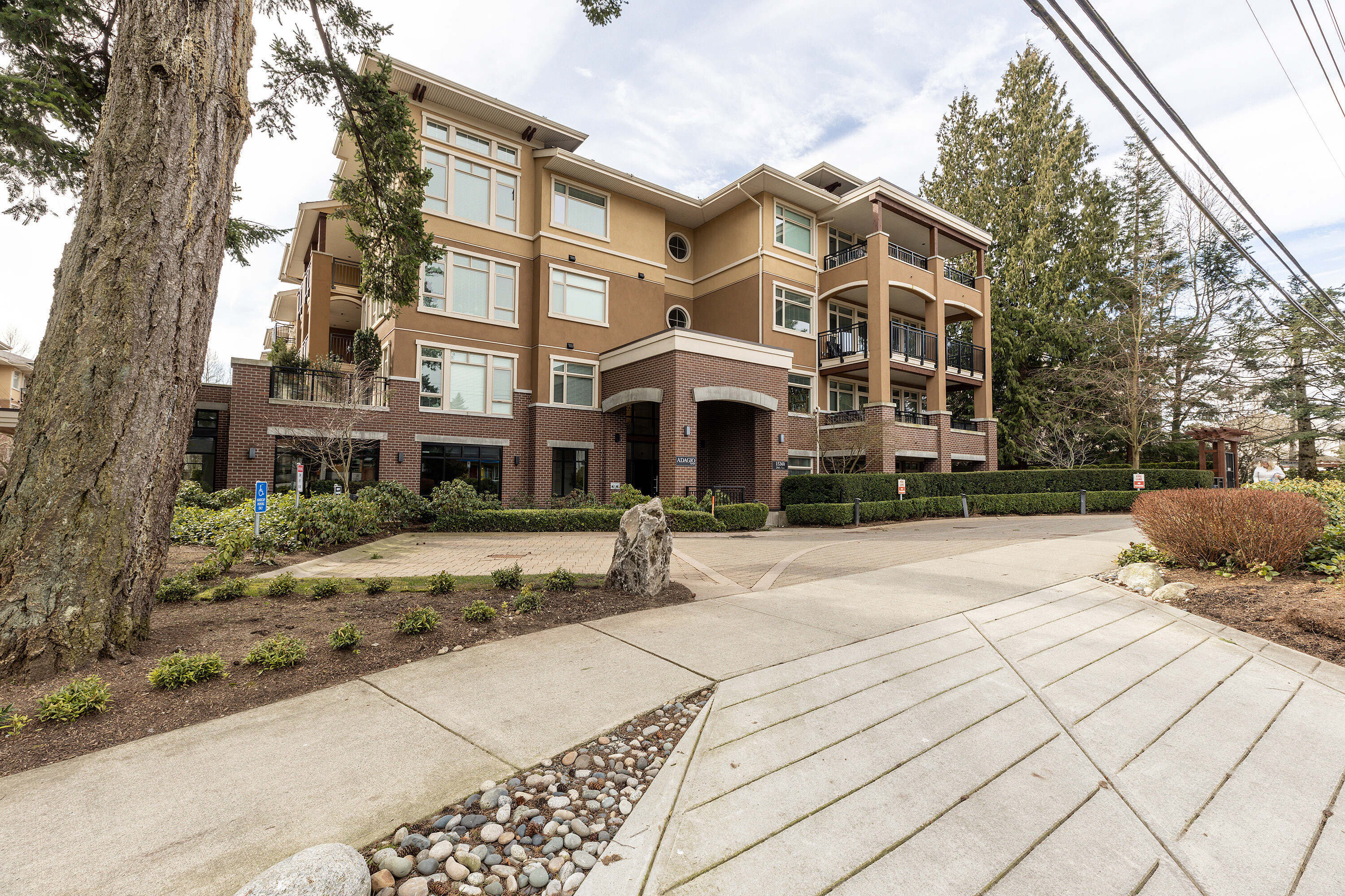 108 15360 20 Avenue, Surrey, BC, V4A 2A3