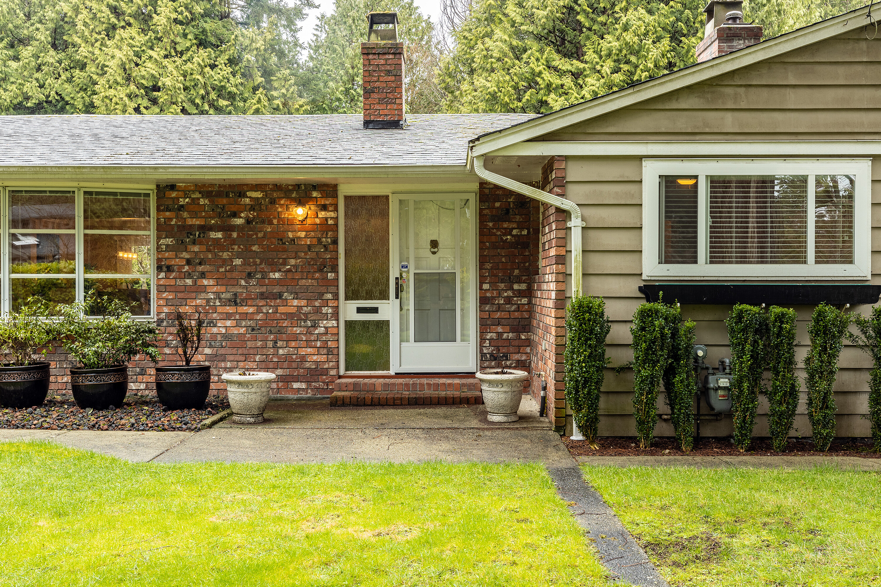 2661 Cedar Drive, Surrey, BC, V4A 3K7