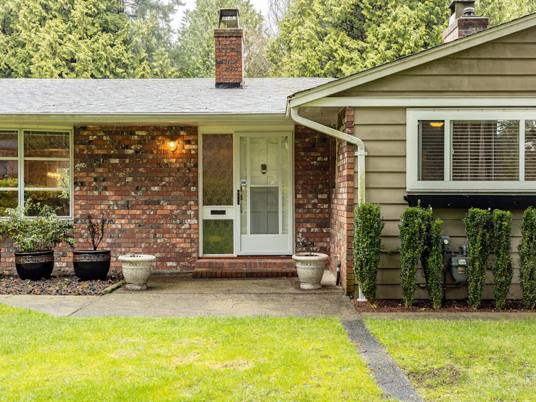 2661 Cedar Drive, Surrey, BC, V4A 3K7