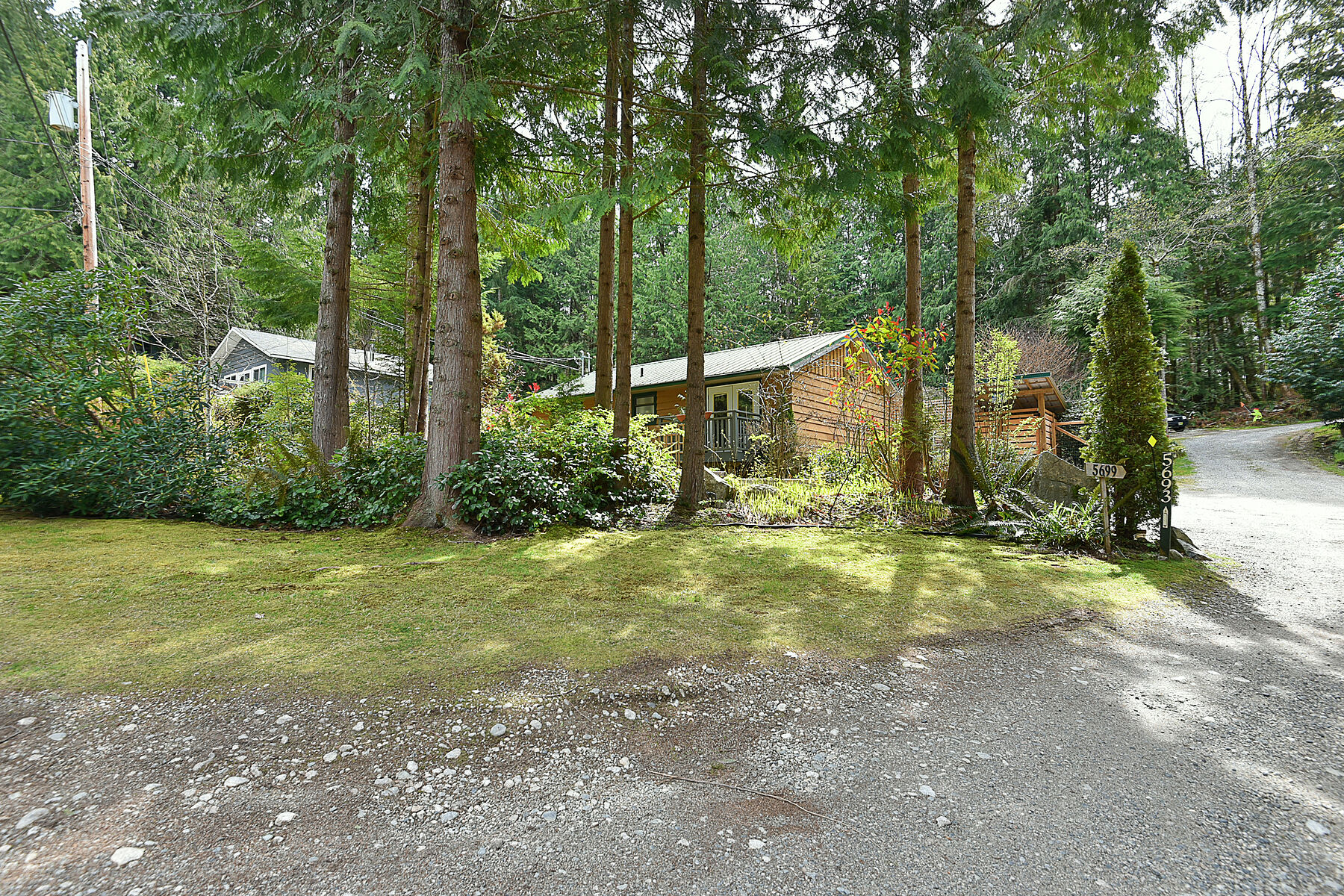5677 Upland Road, Sechelt, BC, V7Z 0C6