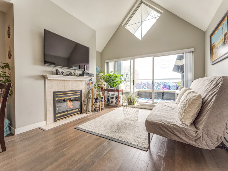 403 - 855 W 16th Street, North Vancouver BC V7P 1R2