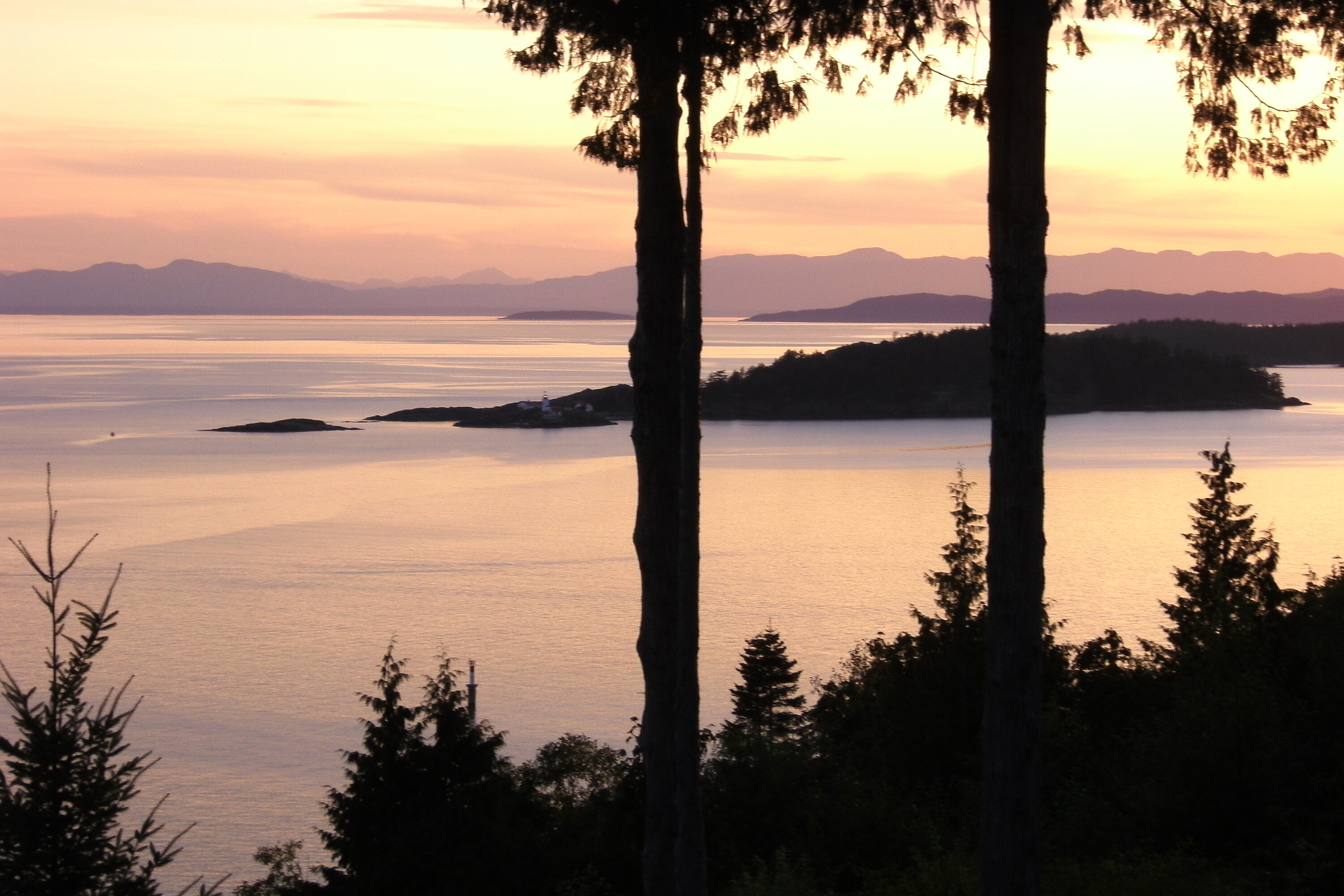 7955 Redrooffs Road, Halfmoon Bay, BC, V7Z 1C6