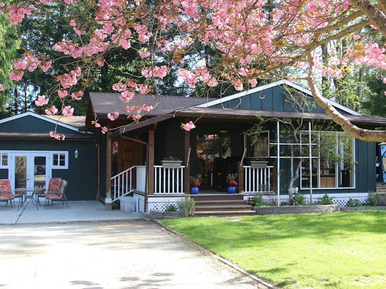7858-7860 Redrooffs Road, Halfmoon Bay, BC, V7Z 1A4