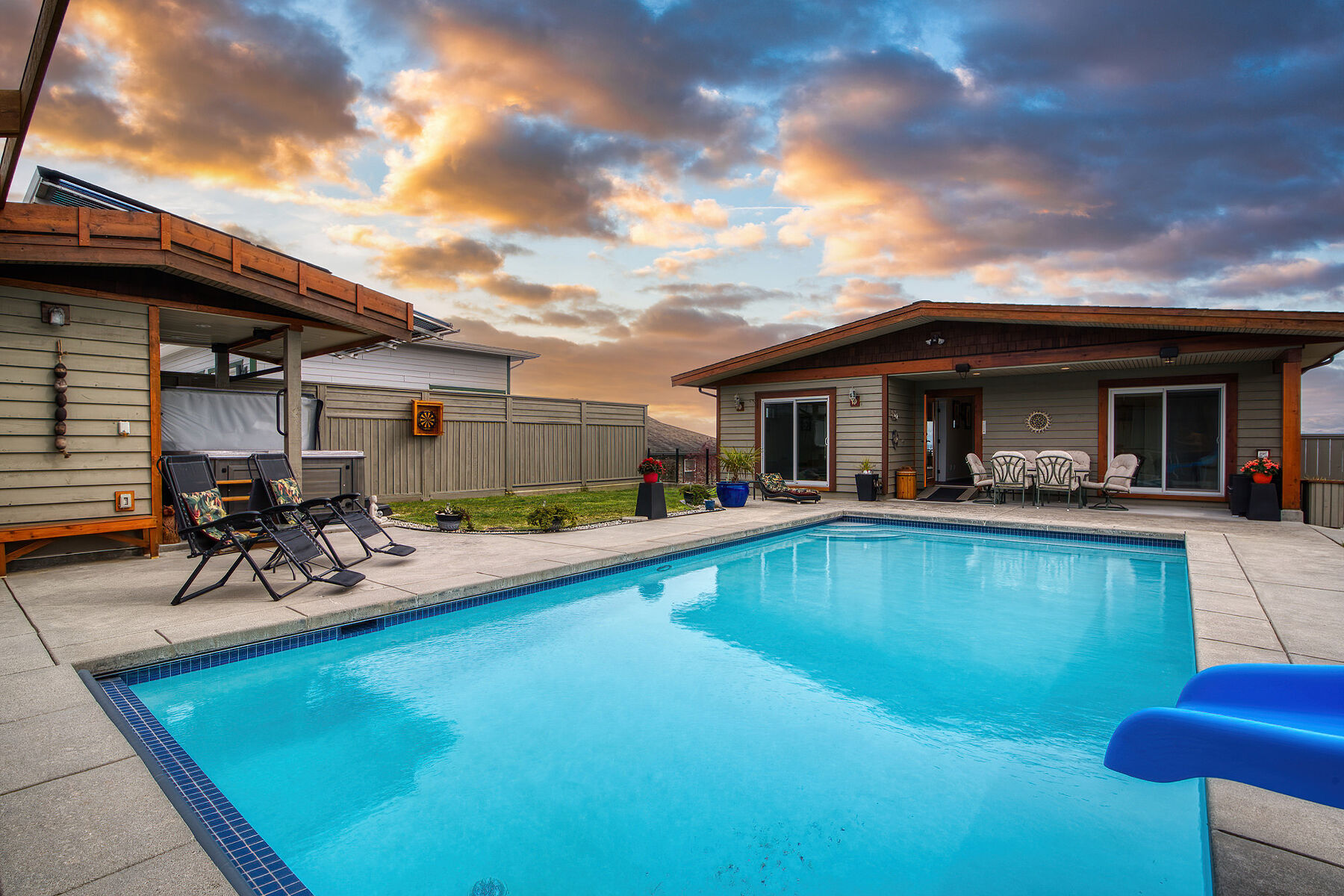 6250 Apollo Road, Sechelt, BC, V7Z 0N7