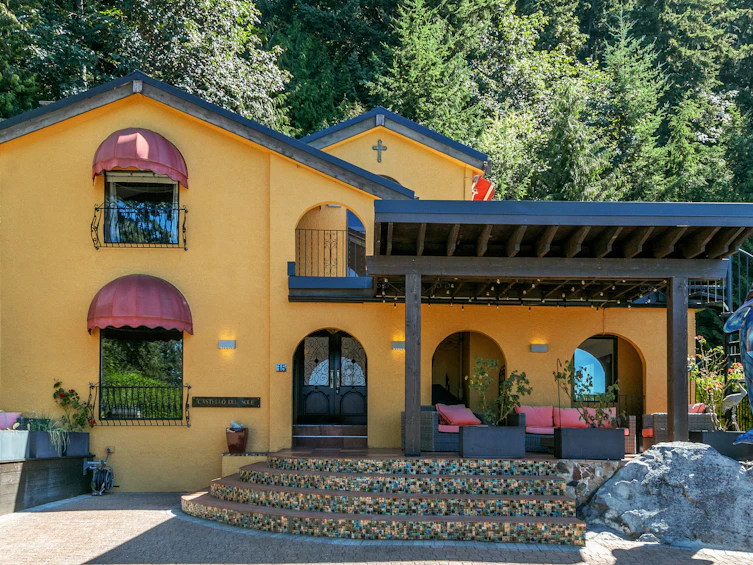 75 Sunset Drive, West Vancouver, BC, V0N 2E0