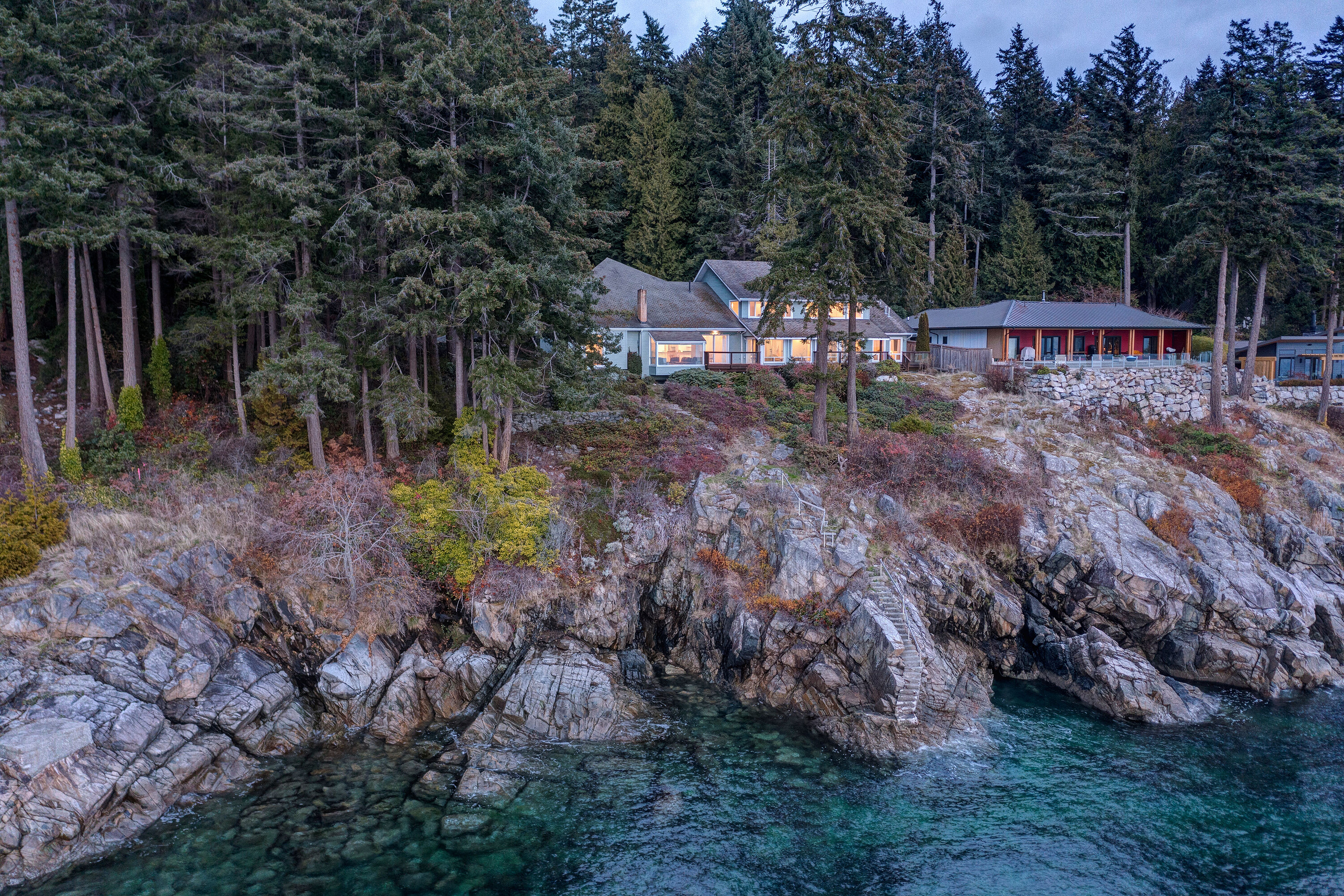 2525 Lower Road, Roberts Creek, BC, V0N 2W4