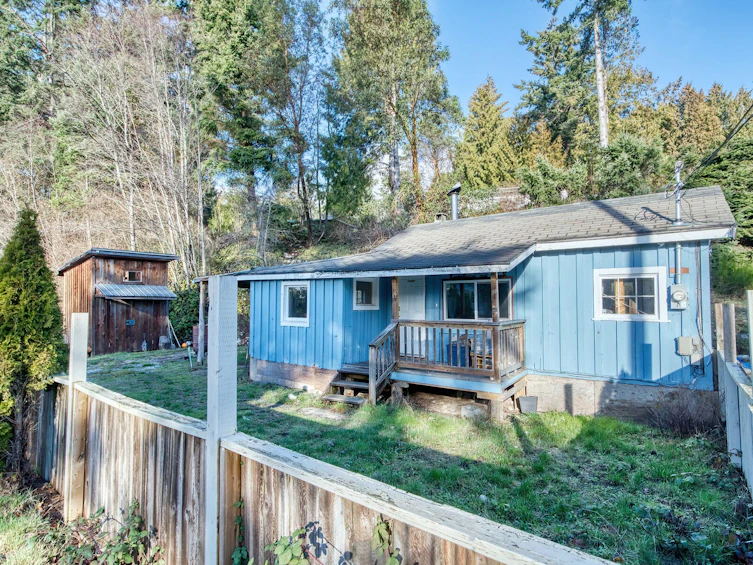 4604 Whitaker Road, Sechelt, BC, V7Z 0E4