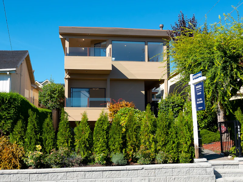 1215 Duchess Avenue, West Vancouver BC V7T 1H3
