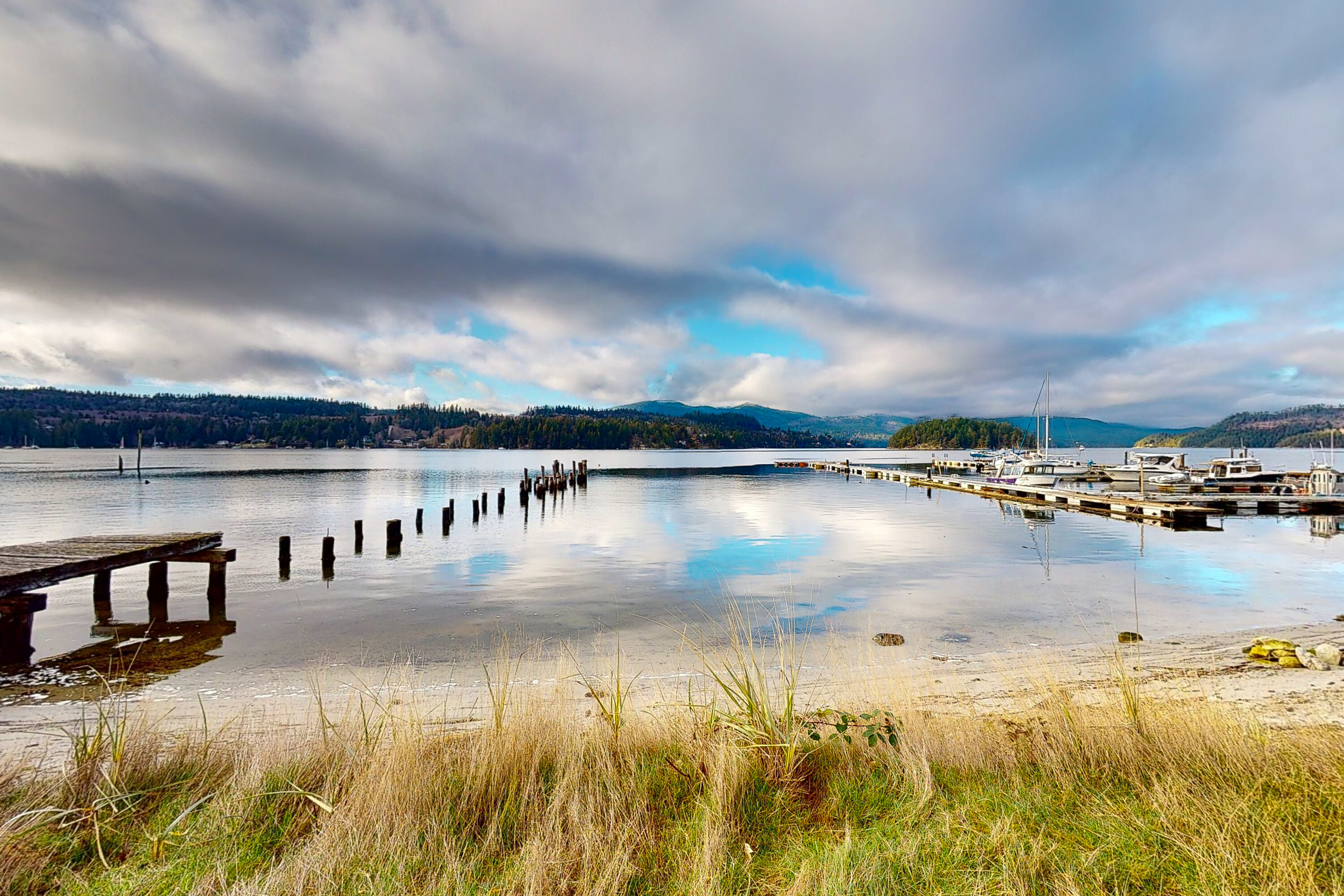 5946 Beachgate Lane, Sechelt, BC, V7Z 0S3
